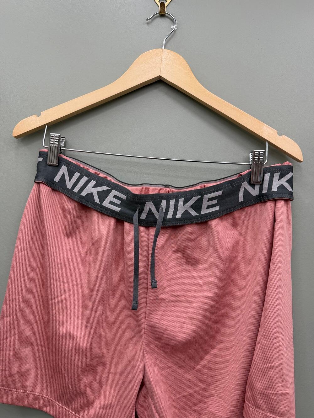 Nike Dri-FIT Men's Shorts L Dusty Pink 5" Mesh Logo Waistband Training